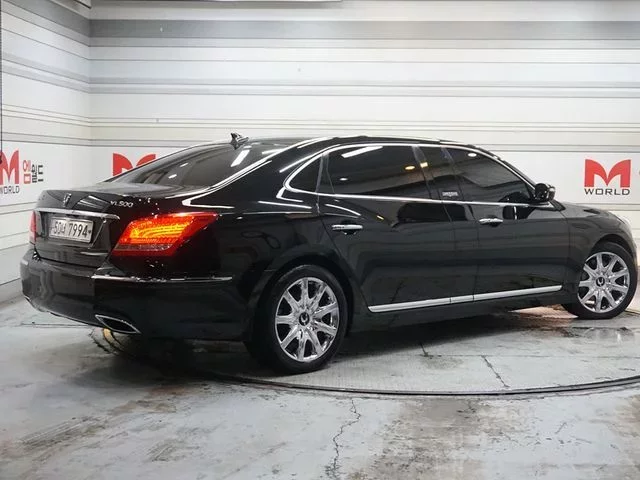 Hyundai Equus