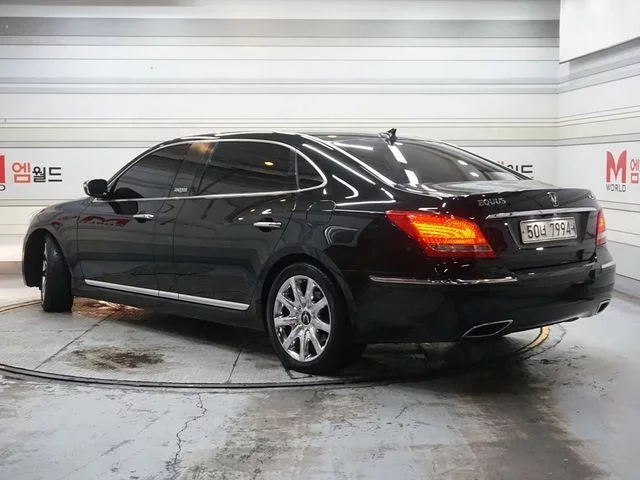 Hyundai Equus
