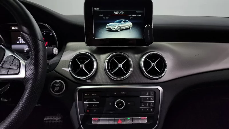 Mercedes-Benz CLA-Class