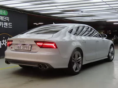 Audi S7