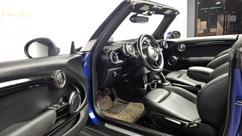 MINI Cooper Convertible