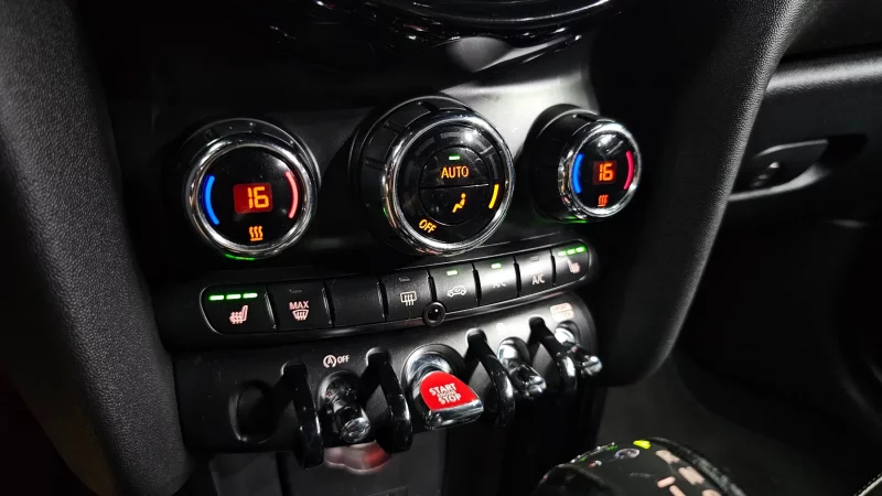 MINI Cooper Convertible