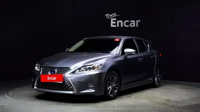 Lexus CT200h