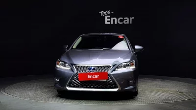 Lexus CT200h