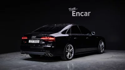 Audi S8