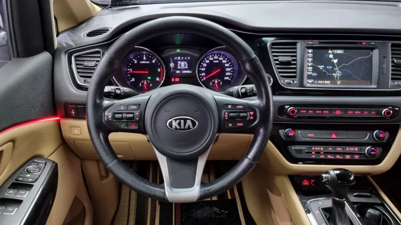 Kia Carnival