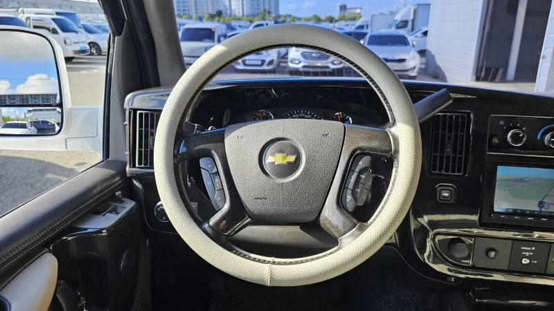 Chevrolet Express Van