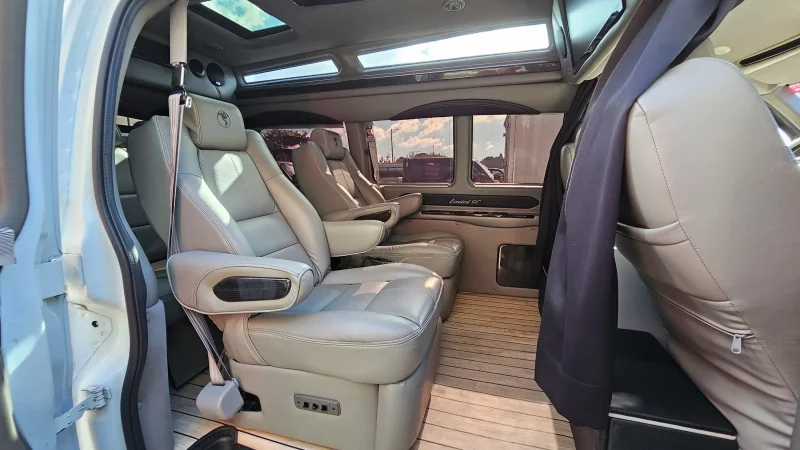 Chevrolet Express Van