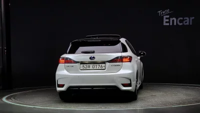 Lexus CT200h