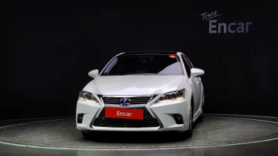 Lexus CT200h