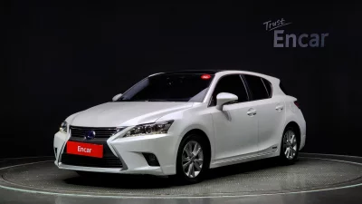 Lexus CT200h