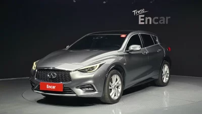 Infiniti Q30
