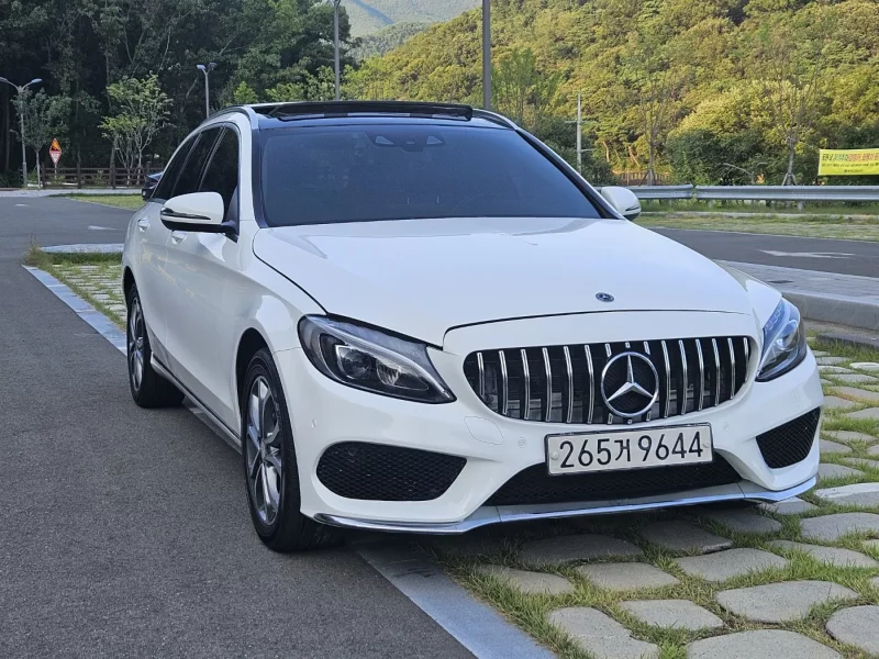 Mercedes-Benz C-Class