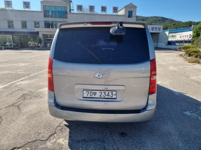 Hyundai Starex