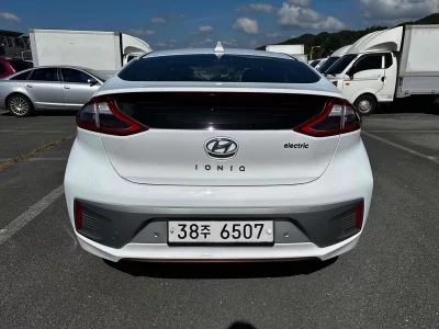 Hyundai Ioniq