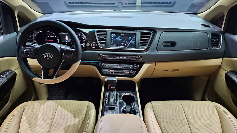 Kia Carnival