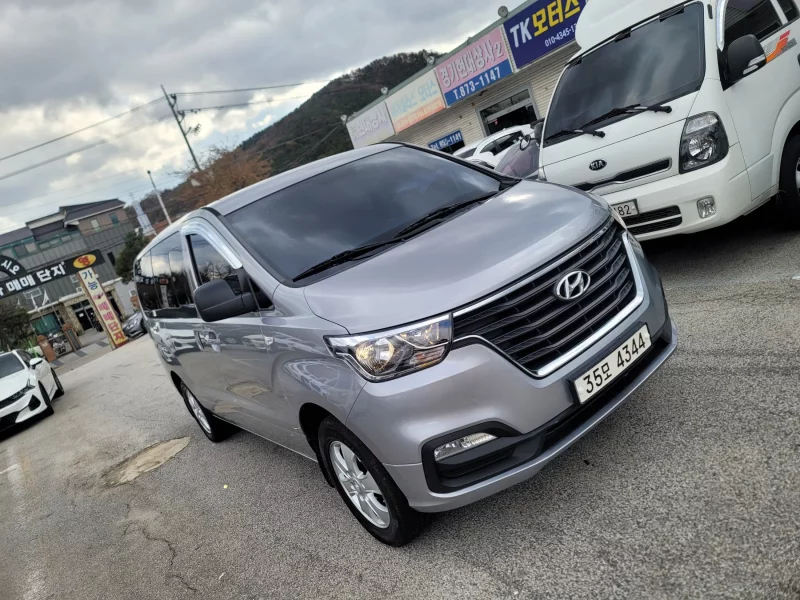 Hyundai Starex