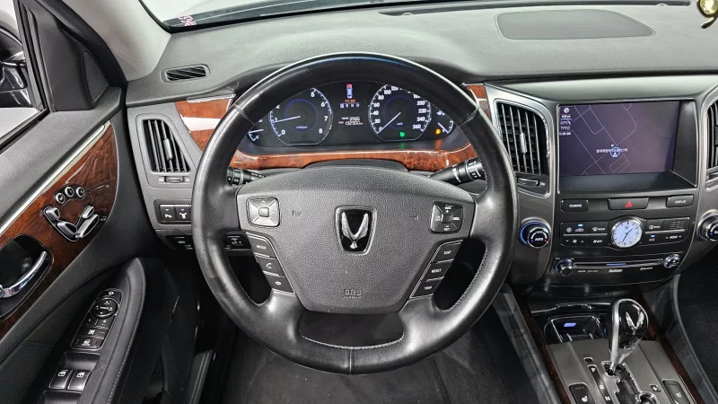Hyundai Equus