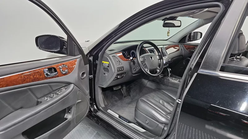 Hyundai Equus