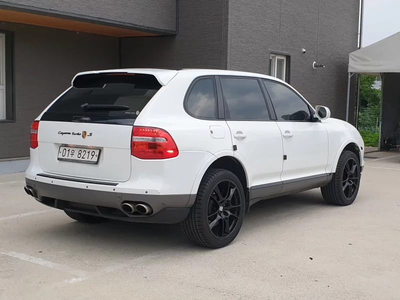 Porsche CAYENNE