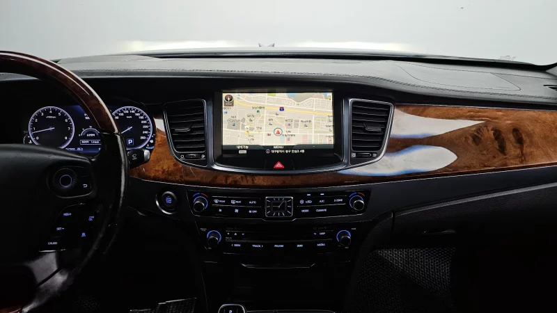Hyundai Equus