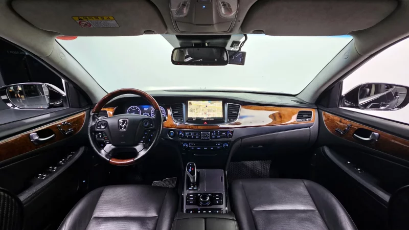 Hyundai Equus