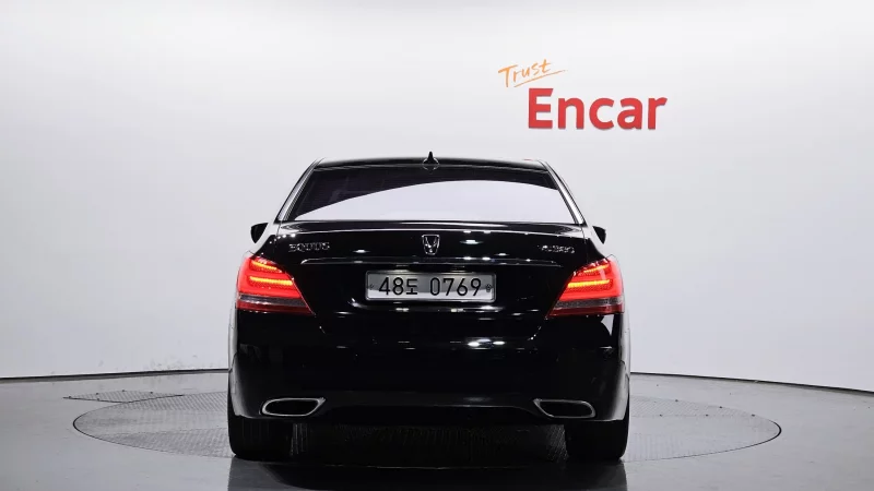 Hyundai Equus