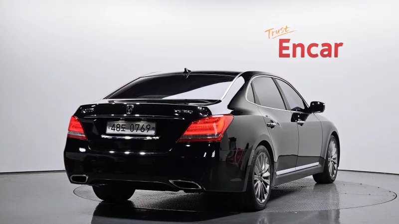 Hyundai Equus