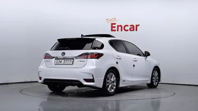 Lexus CT200h