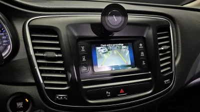 Chrysler 200