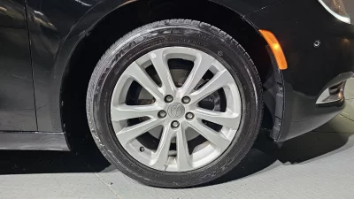 Chrysler 200