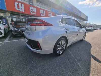 Hyundai Ioniq