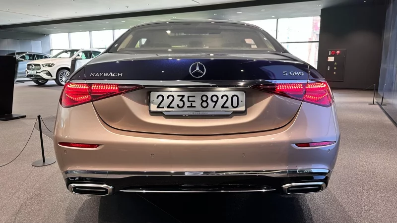 Mercedes-Benz S-Class