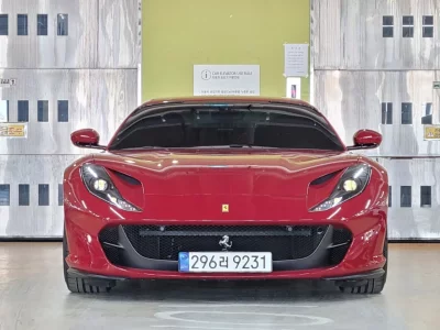 Ferrari 812