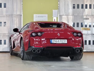 Ferrari 812