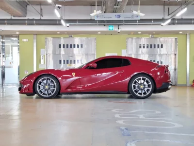 Ferrari 812