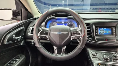 Chrysler 200