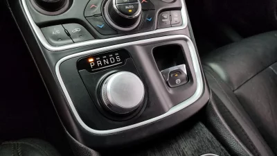 Chrysler 200