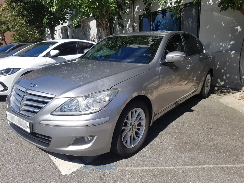 Hyundai Genesis