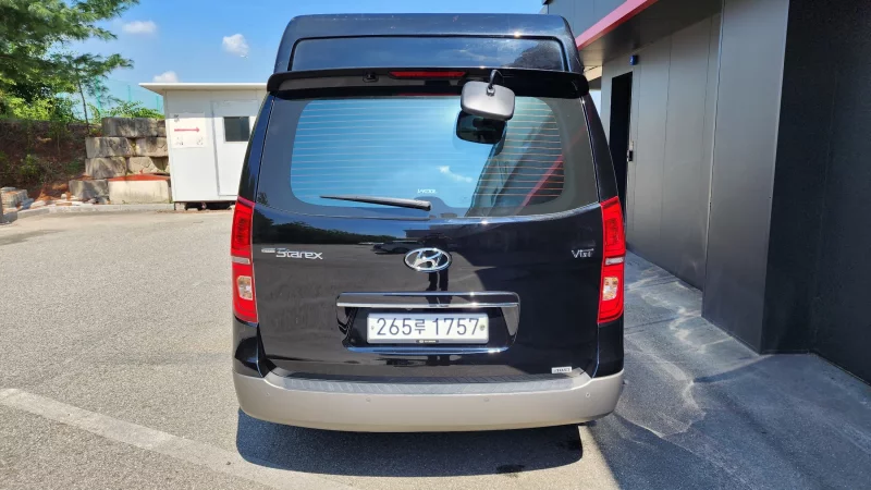 Hyundai Starex