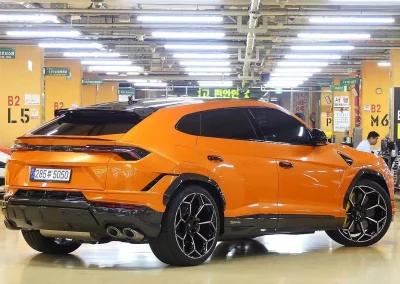 Lamborghini URUS