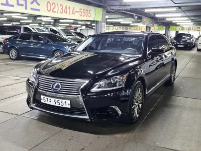 Lexus LS