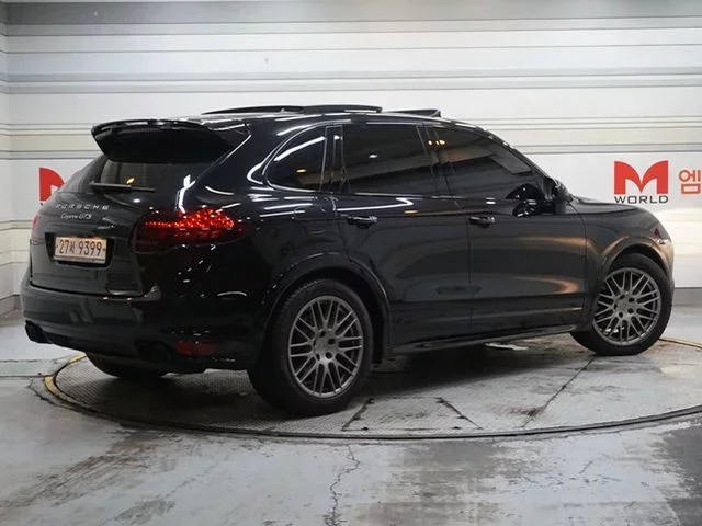 Porsche CAYENNE