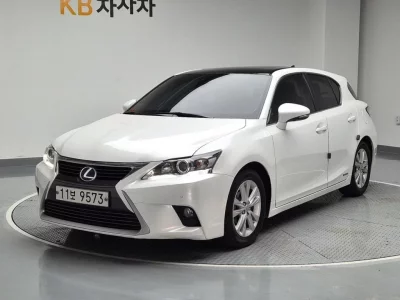 Lexus CT200h