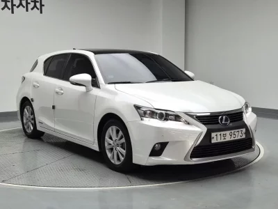 Lexus CT200h