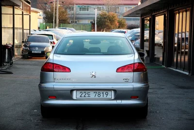 Peugeot 607