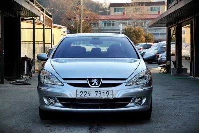 Peugeot 607