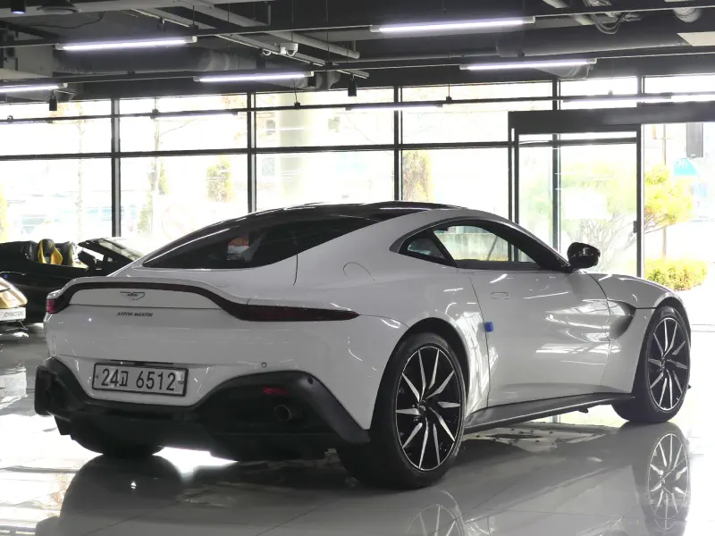 Aston Martin Vantage