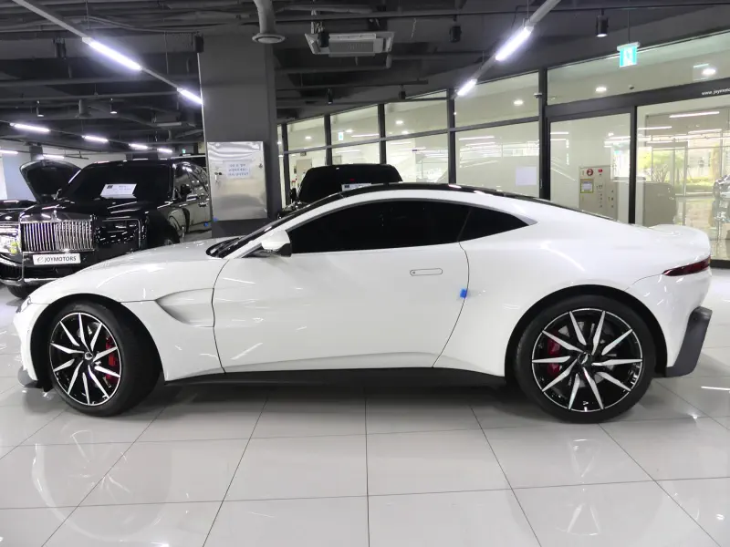 Aston Martin Vantage