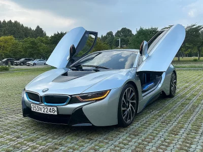 BMW i8